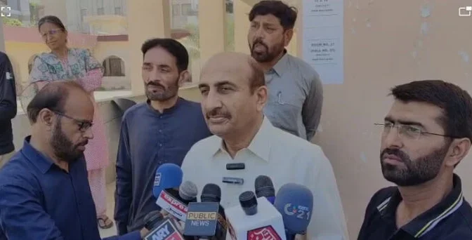 نقل کے تمام ریکارڈ ٹوٹ گئے ، وزیر جامعات کا کورنگی میں امتحانی مرکز پر اچانک چھاپہ ، سخت ایکشن