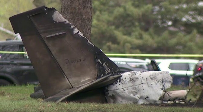 امریکا میں چھوٹا طیارہ گر کر تباہ ، پائلٹ سمیت 2 ہلاک