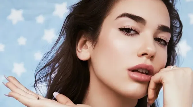 معروف گلوکارہ دعا لیپا نے سامسنگ پر مقدمہ کردیا، وجہ کیا ہے؟