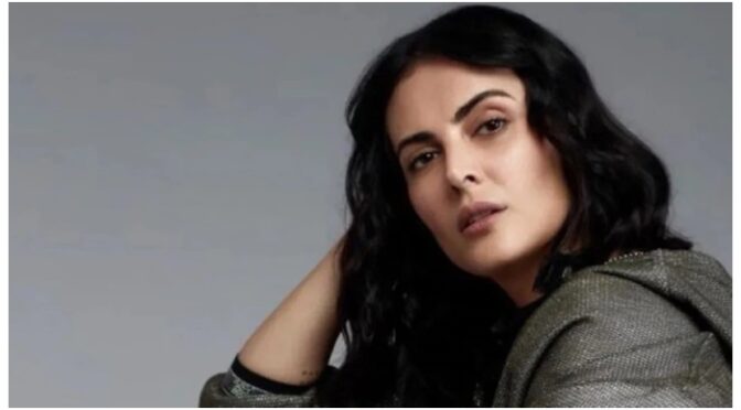 بالی وڈ کی ایرانی اداکارہ مندانا کریمی کا 16 سال بعد بھارت چھوڑنے کا اعلان، وجہ بھی بتادی
