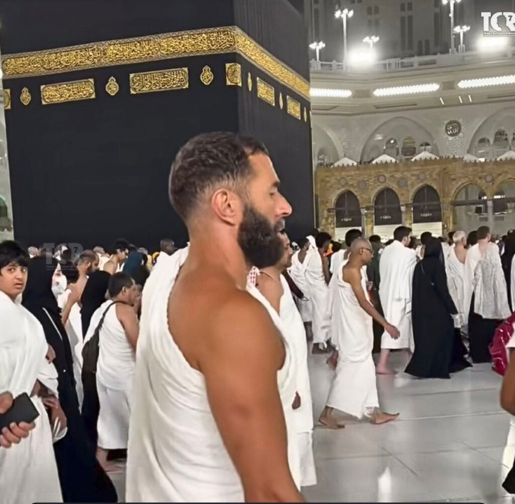 رونالڈو نے بینزیما کی خانۂ کعبہ میں طواف کرتے ہوئے ویڈیو دوبارہ شیئر کردی۔