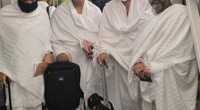 وسیم اکرم،  مصباح الحق،  فخرے عالم،  ارسلان شاہ،  حج کے لیے روانہ