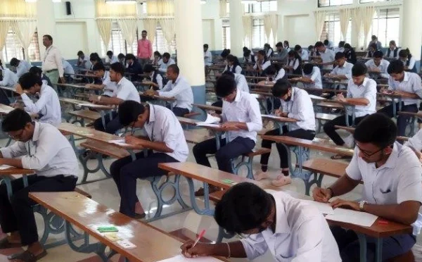 کیمبرج انٹرنیشنل امتحانات، پاکستان میں 15 مئی کو شیڈول پرچہ ملتوی
