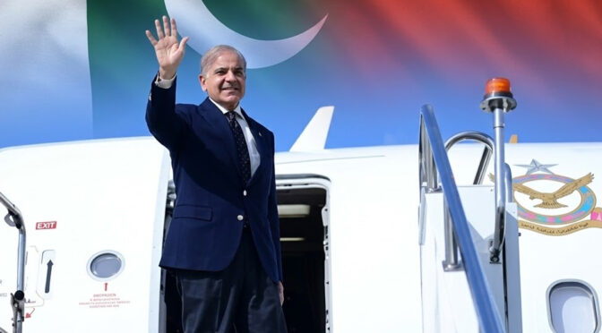 وزیر اعظم 4  روزہ دورے پر چین روانہ