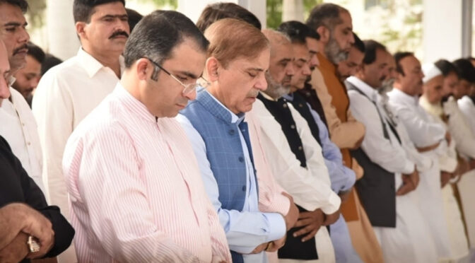 صدر زرداری، وزیراعظم شہباز شریف اور دیگر رہنماؤں نے نماز عید کہاں ادا کی؟