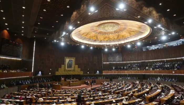 پارلیمنٹیرینز کی ترقیاتی اسکیموں کے بجٹ میں کمی کا فیصلہ