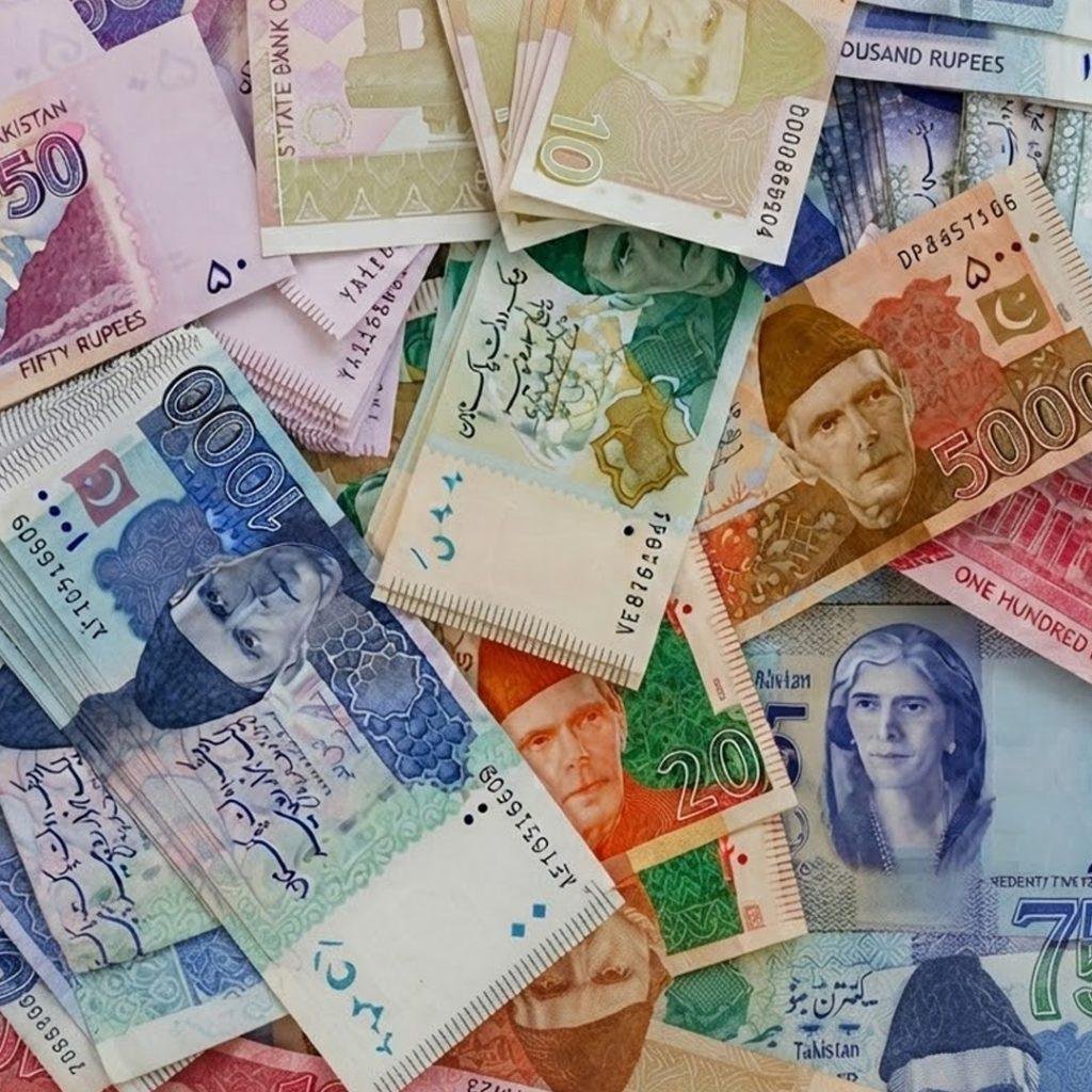 پاکستانی روپے کی زائد قدر برآمدات کی ترقی کو متاثر کر رہی ہے۔