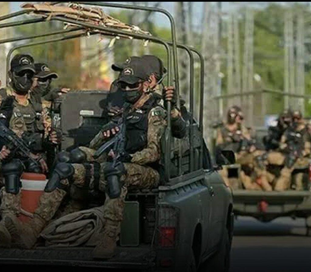 ٹانک میں دہشتگردوں کا پولیس چیک پوسٹ پر حملہ، جوابی کارروائی میں 12 دہشتگرد ہلاک، 15 اہلکار شہید: آئی ایس پی آر