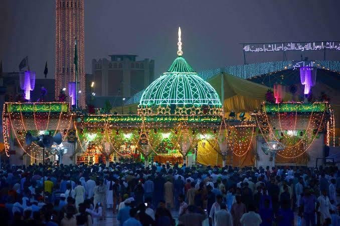 لاہور میں حضرت داتا گنج بخشؒ کا تین روزہ سالانہ عرس مبارک شروع